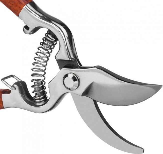 Секатор GRINDA PROLine P-15 цельнокованый из нержавеющей стали, с деревянными рукоятками, 210 мм 423415 Секатор GRINDA PROLine P-15 цельнокованый из нержавеющей стали, с деревянными рукоятками, 210 мм 423415