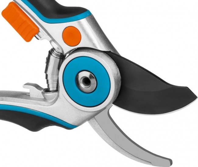 Секатор GRINDA PROLine P-29 с эргономичными алюминиевыми рукоятками, плоскостной, 210 мм 423429
