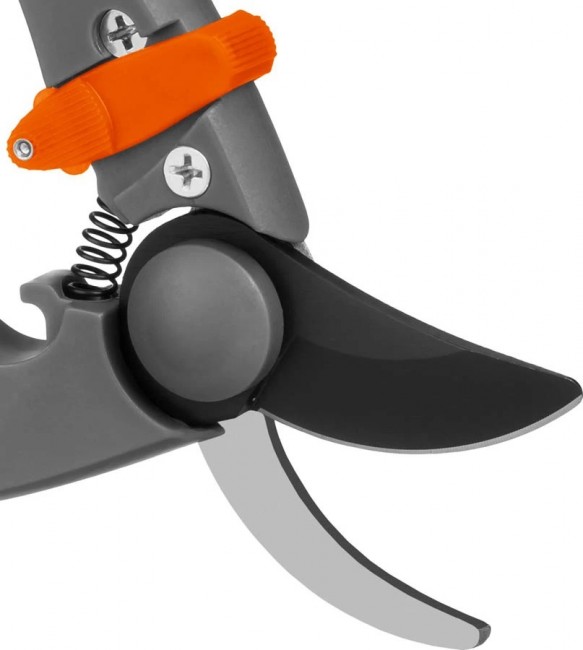 Секатор GRINDA PROLine P-57 с двухкомпонентными эргономичными рукоятками, с эфесом, плоскостной, 210 мм 423457