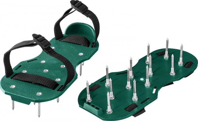 Аэратор GRINDA GA-26 ножной для газона со стальными шипами, 26 шипов длиной 50 мм 422111